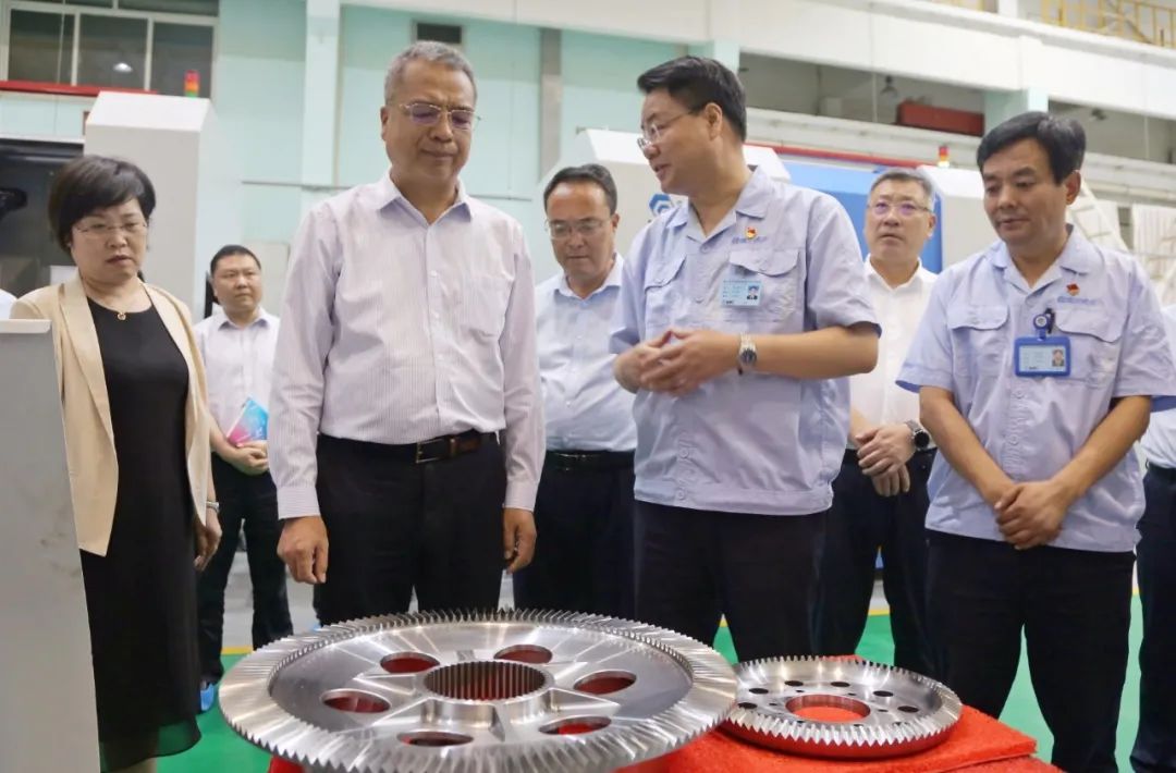 寶雞市委副書記、市長楊廣亭蒞臨秦川集團調研